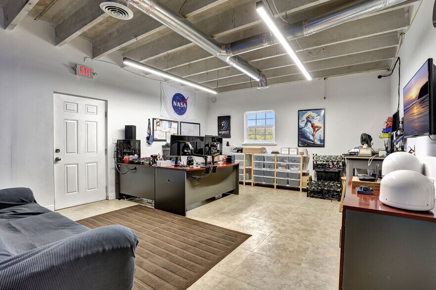 More Photos Of 3496 NE 12th Ter, Oakland Park Warehouse For Sale