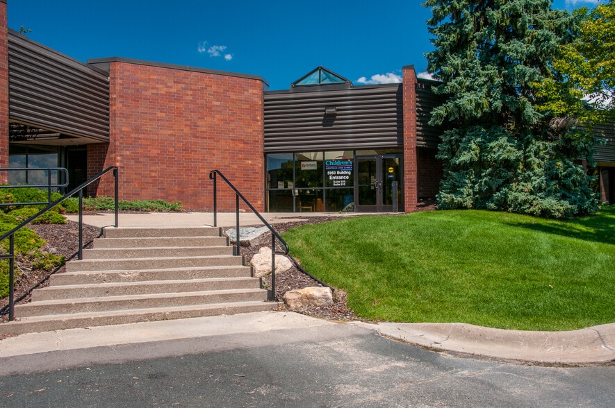 More Photos Of 5900-5950 Clearwater Dr, Minnetonka Research And Development For Lease