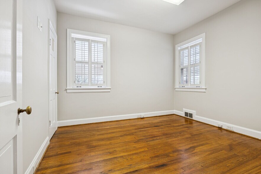 More Photos Of 502 Hazelwood Dr, Smyrna Loft Creative Space For Lease