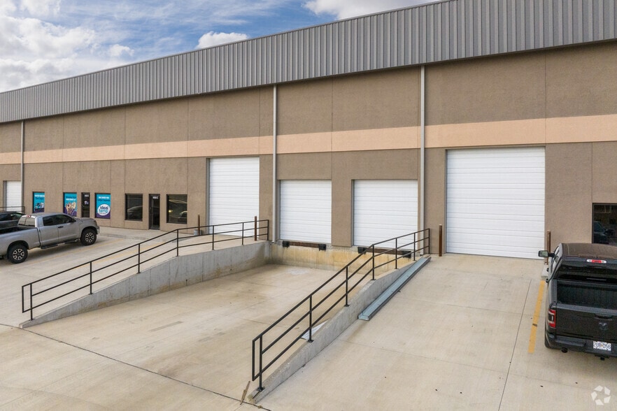 More Photos Of 1450 Olympic, Grain Valley Industrial For Lease