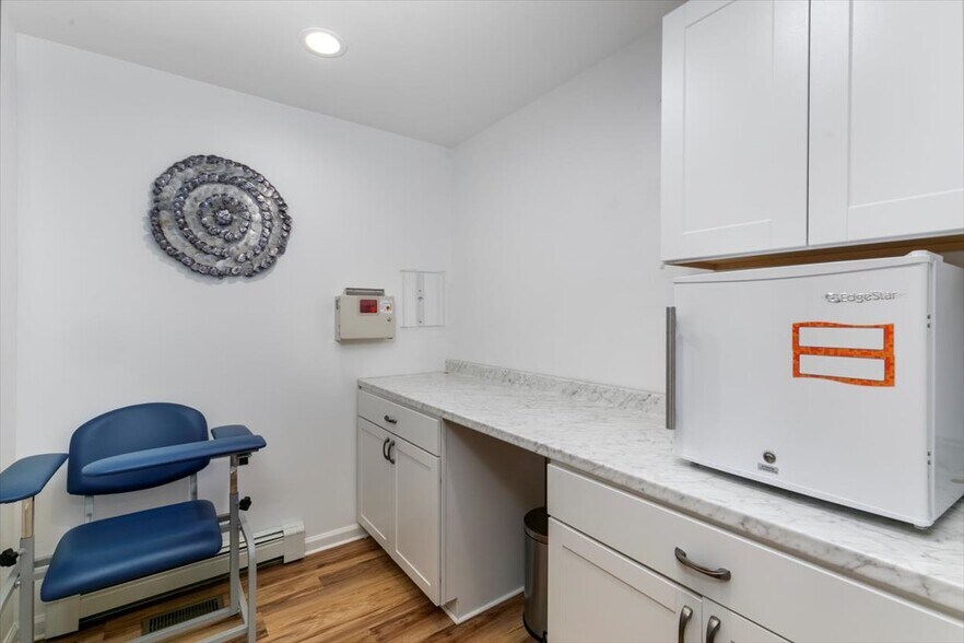 More Photos Of 3201 Lafayette Rd, Portsmouth Office For Sale