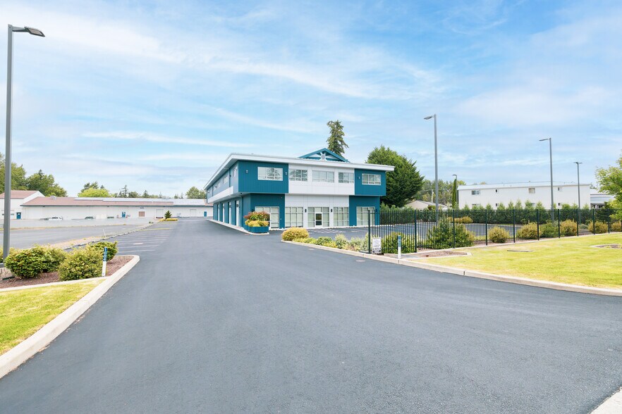 More Photos Of 1680 W Bakerview Rd, Bellingham Office For Lease