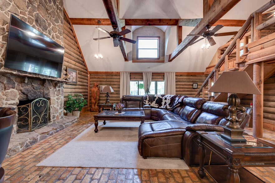 More Photos Of 4032 Highway 48 W, Mccomb Specialty For Sale