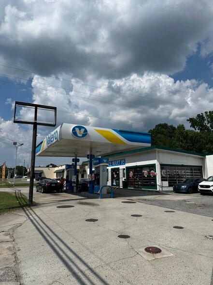 Primary Photo Of 509 National Hwy, Thomasville Convenience Store For Sale