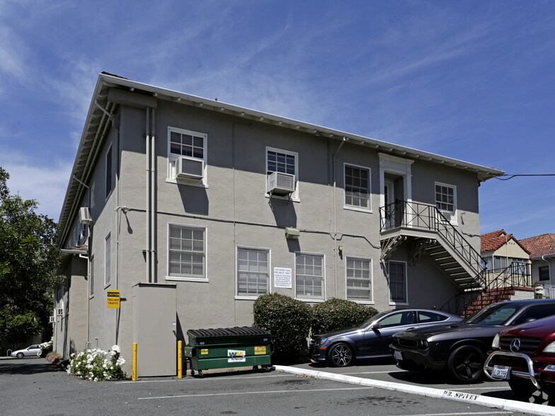 More Photos Of 2940 Summit St, Oakland Medical For Lease