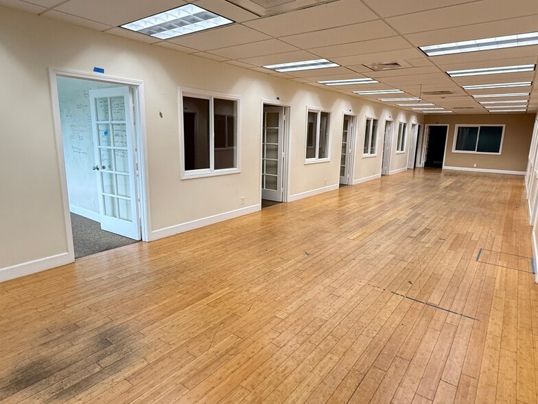 More Photos Of 99-870 Iwaena St, Aiea Warehouse For Lease
