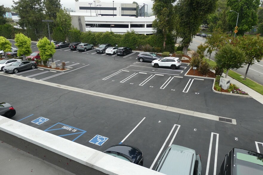 More Photos Of 6100-6120 San Fernando Rd, Glendale Office For Sale