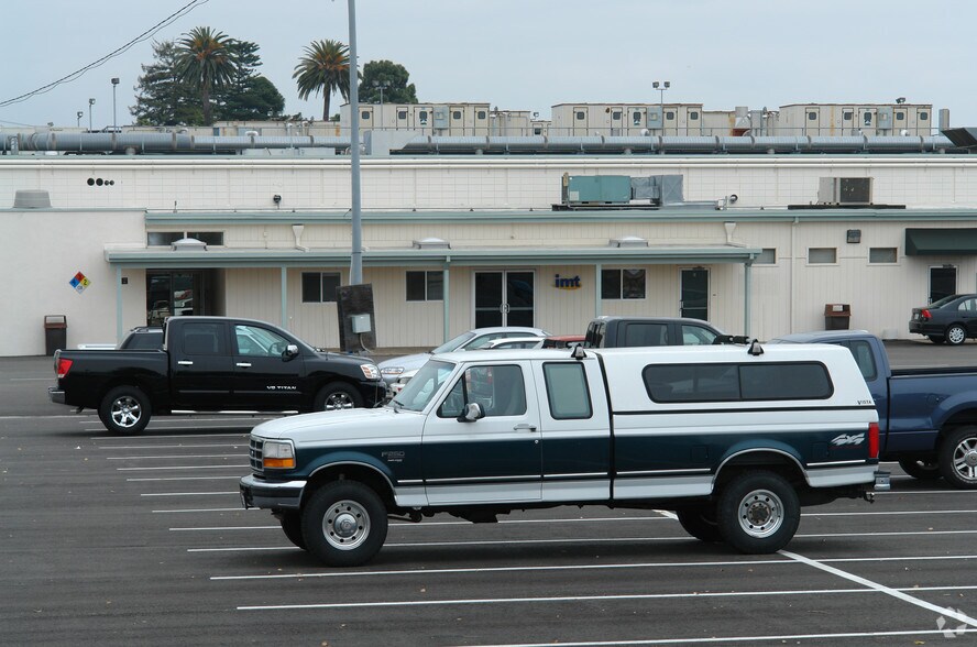 More Photos Of 75 Robin Hill Rd, Goleta Manufacturing For Lease