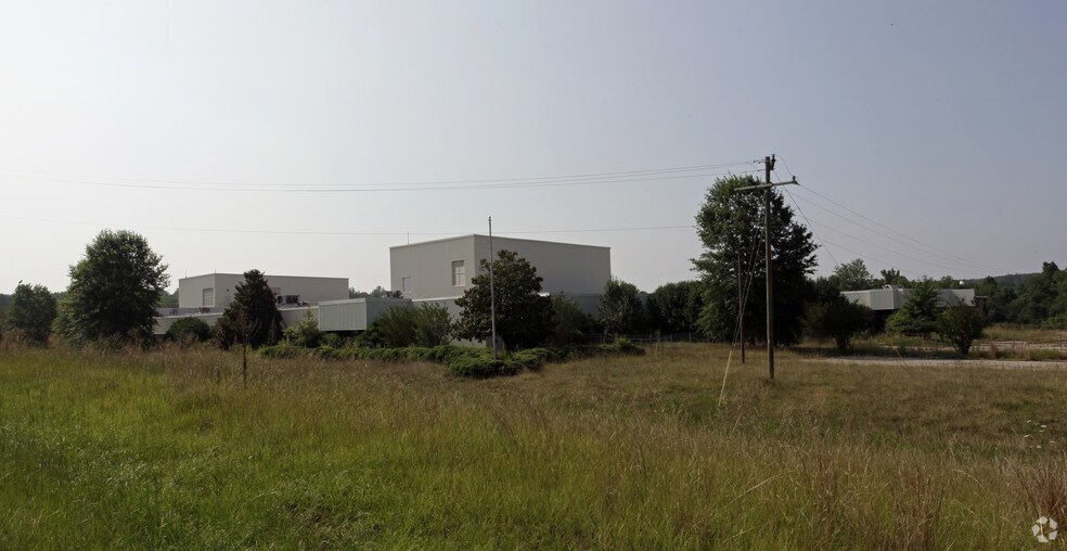 More Photos Of 655 Old Greenville Hwy, Spartanburg Warehouse For Lease