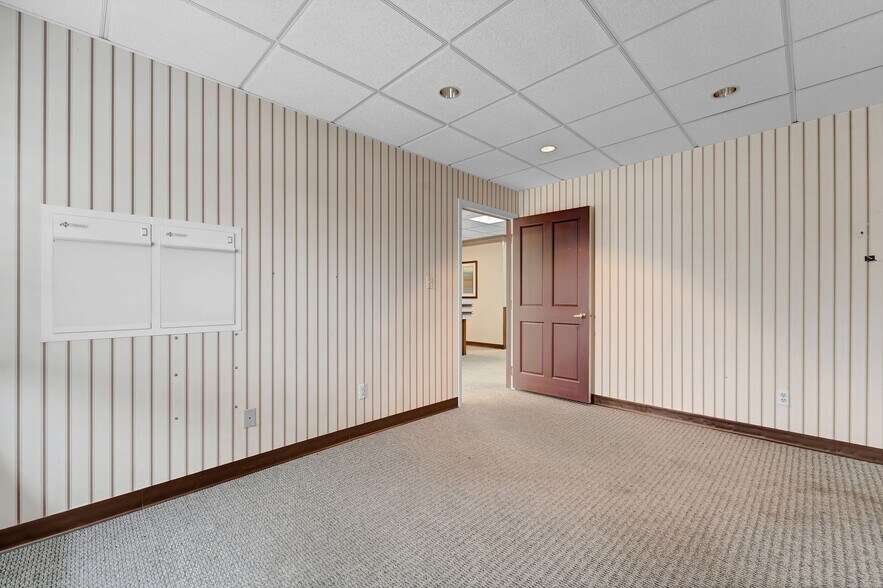 More Photos Of 600 Coventry Dr, Phillipsburg Medical For Sale