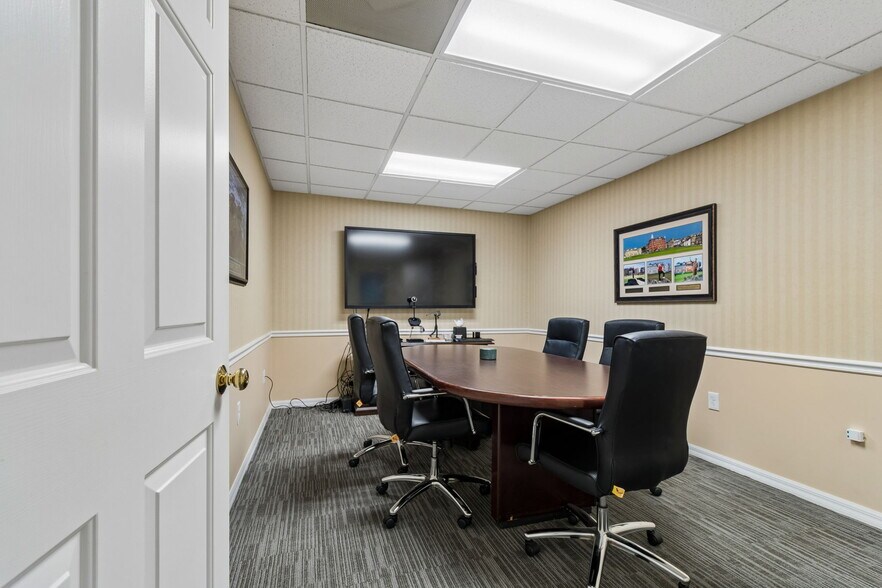 More Photos Of 611 Druid Rd E, Clearwater Medical For Sale