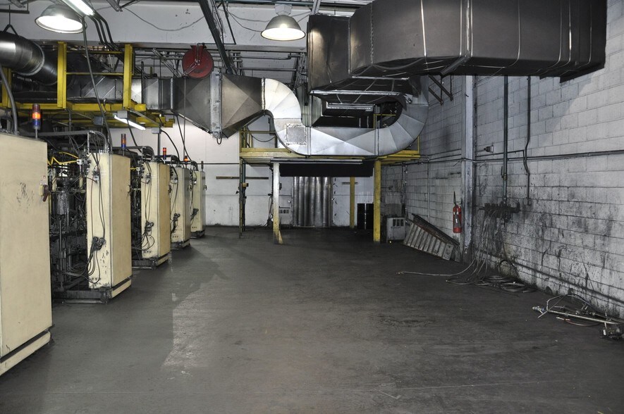 More Photos Of 2903 Lee Ave, Sanford Manufacturing For Sale