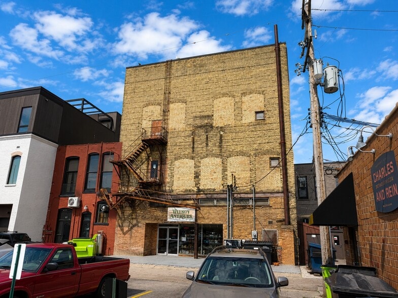 More Photos Of 123 S Union St, Traverse City Freestanding For Sale