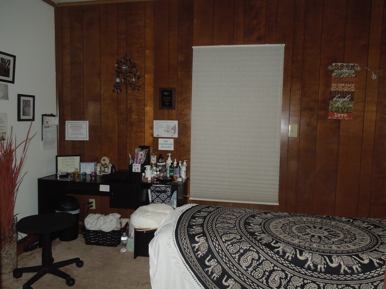 More Photos Of 142 Oak Tree Ave, South Plainfield Office For Lease