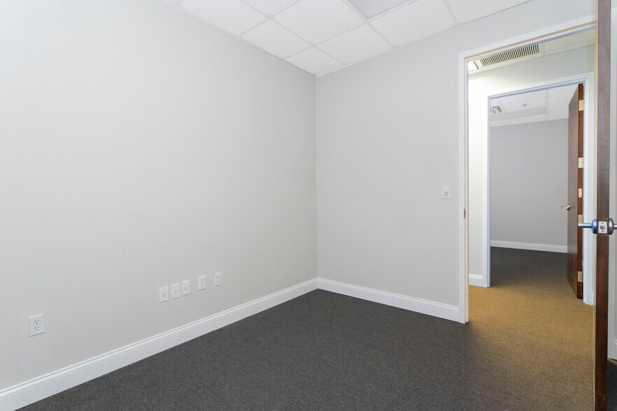 More Photos Of 7350 Futures Dr, Orlando Office For Sale