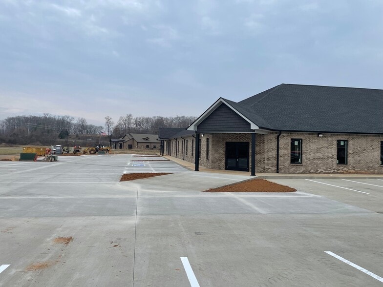 More Photos Of 156 Chesapeake Ln, Clarksville Office For Lease