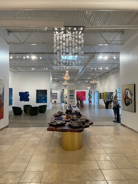 More Photos Of 2835 Irving Blvd, Dallas Warehouse For Sale