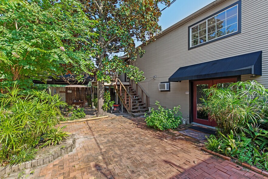 Primary Photo Of 1526 Heights Blvd, Houston Office For Lease