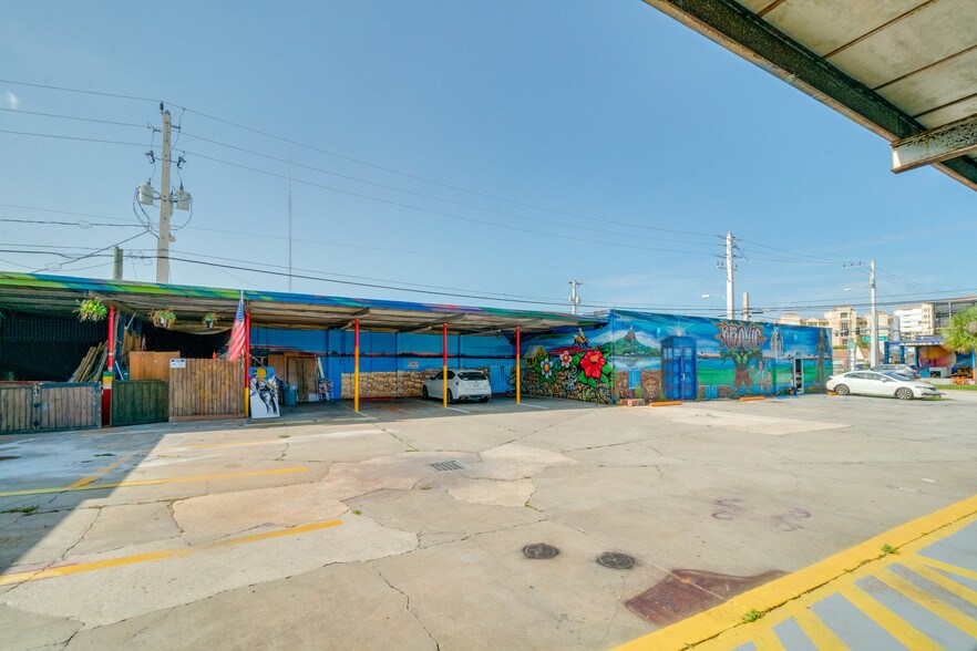 More Photos Of 117-137 Hughlett Ave, Cocoa General Retail For Sale