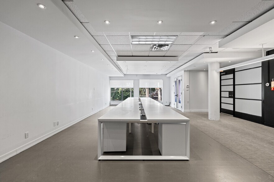 More Photos Of 354 Davenport Rd, Toronto Freestanding For Lease
