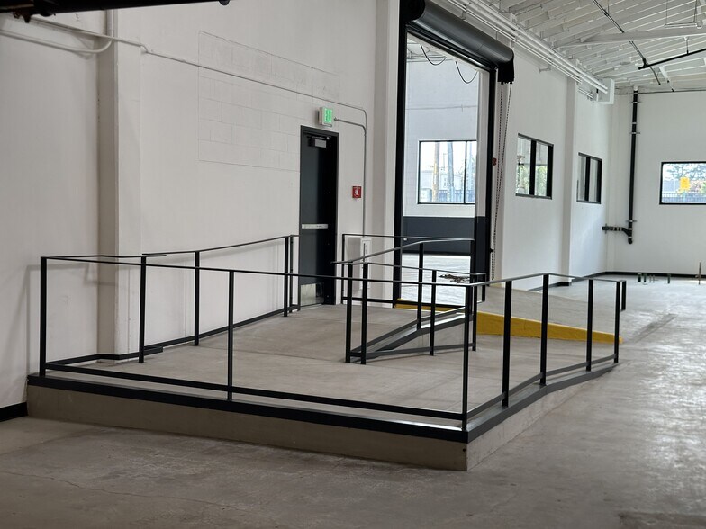 More Photos Of 4700 San Pablo Ave, Emeryville Warehouse For Lease