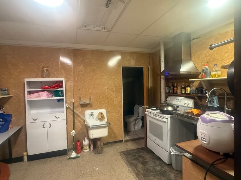 More Photos Of 22 S Prospect St, Nanticoke Office For Sale