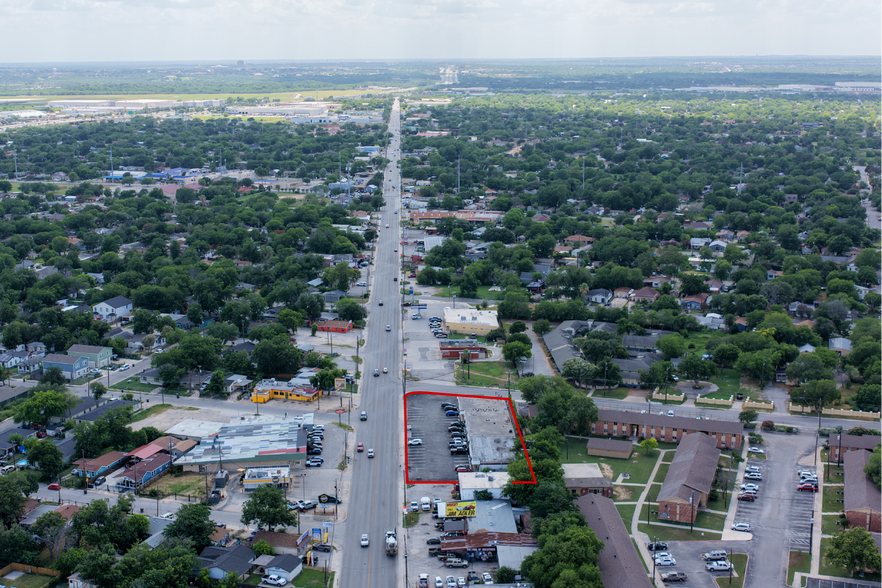 More Photos Of 1307-1407 Castroville Rd, San Antonio General Retail For Lease