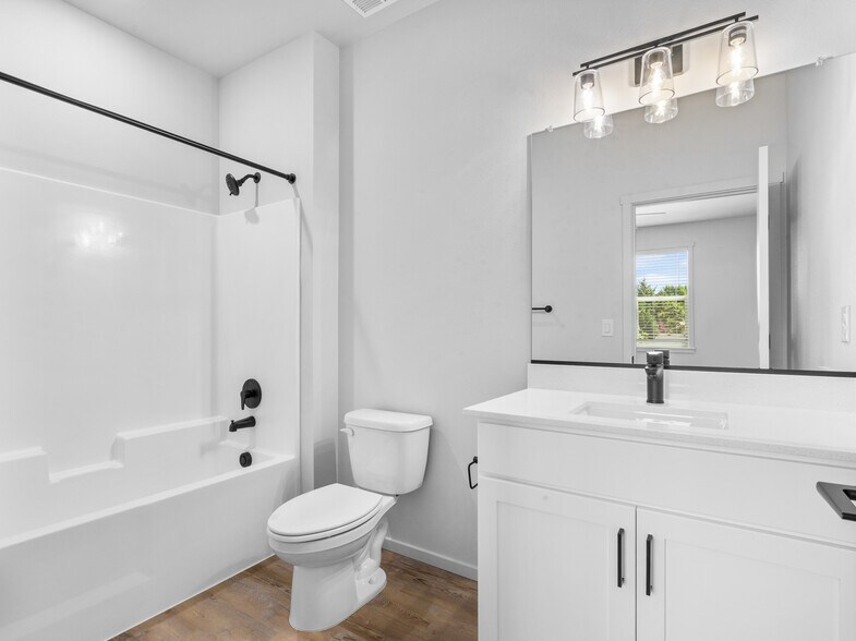 More Photos Of 4202 NE Morrow Rd, Vancouver Apartments For Sale