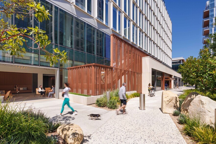 More Photos Of 937 N Harbor Dr, San Diego Unknown For Lease