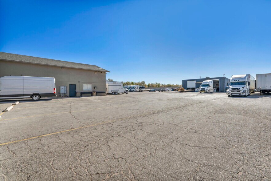 More Photos Of 9275 S Jones Blvd, Las Vegas Industrial For Sale