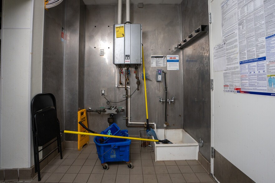 More Photos Of 7393 El Cajon Blvd, La Mesa Fast Food For Sale