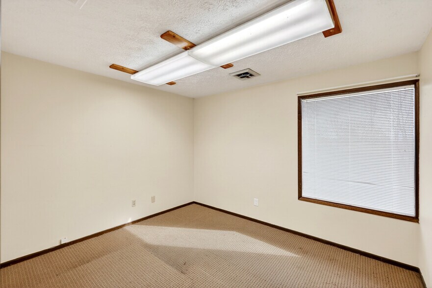 More Photos Of 524 N Mullan Rd, Spokane Loft Creative Space For Sale