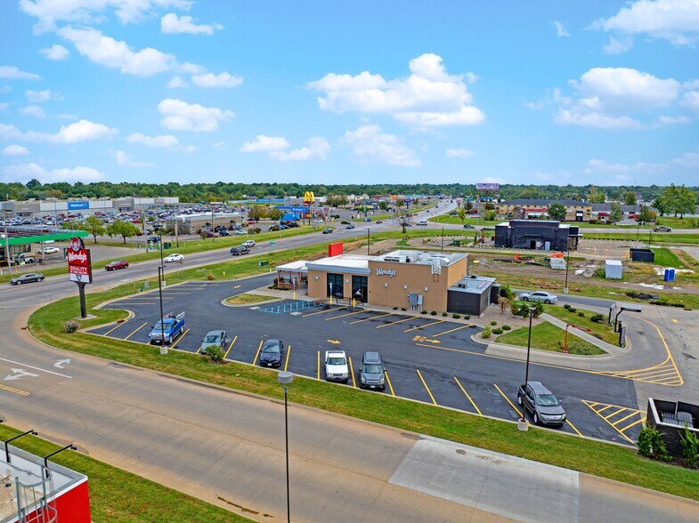 More Photos Of 2321 N Baltimore St, Kirksville Fast Food For Sale