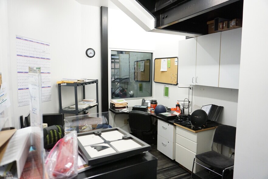 More Photos Of 2500 Business Ln, Yakima Freestanding For Lease