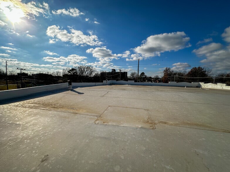 More Photos Of 230 D St NE, Miami Warehouse For Sale