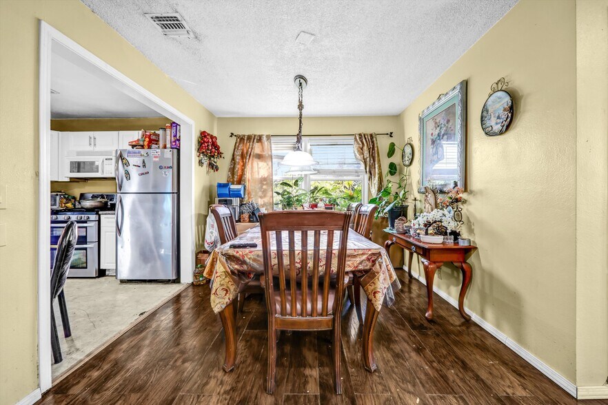 More Photos Of 1380 Glen Ave, Pasadena Apartments For Sale