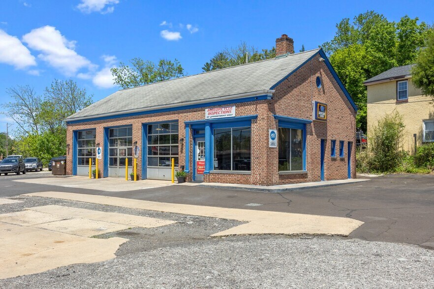 More Photos Of 2304 Huntingdon Pike, Huntingdon Valley Auto Repair For Sale