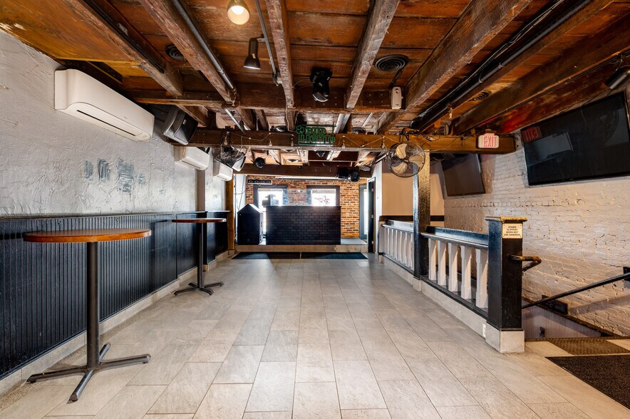 More Photos Of 132 Dock St, Annapolis Restaurant For Sale