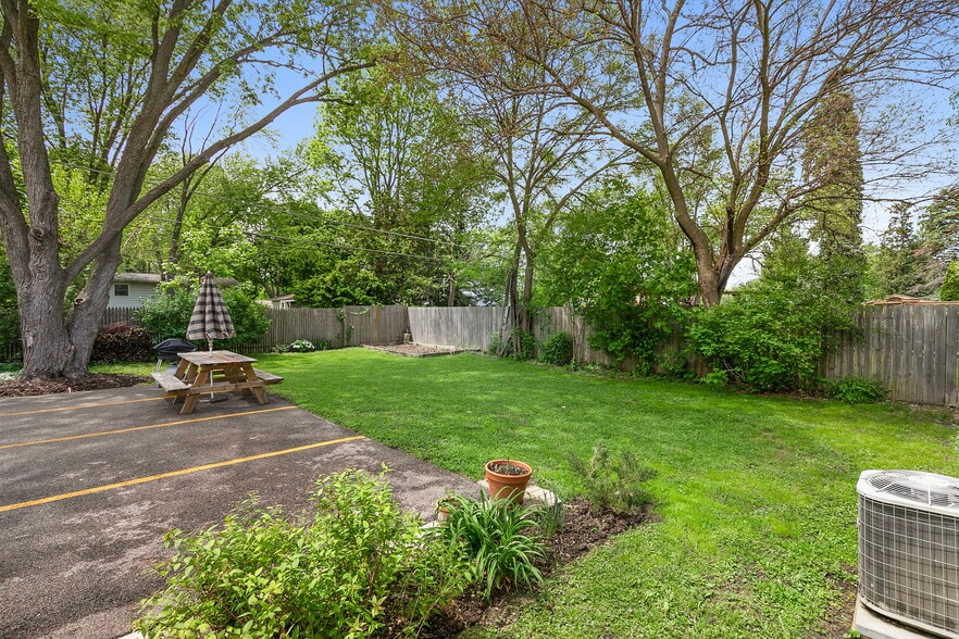 More Photos Of 618 Barron Blvd, Grayslake Medical For Sale