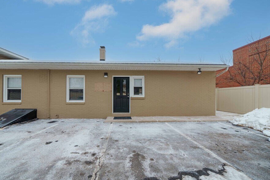 More Photos Of 2417 Silverside Rd, Wilmington Office For Sale