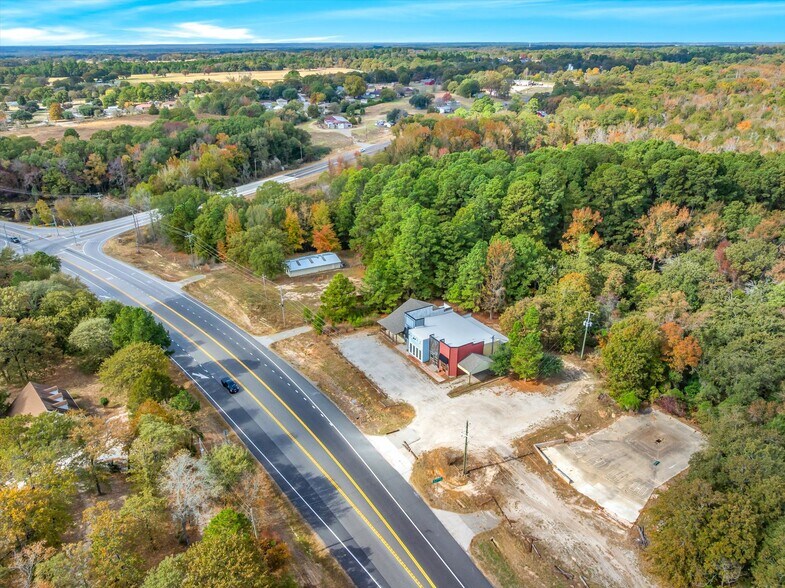 More Photos Of 700 NW Loop 564, Mineola Flex For Sale