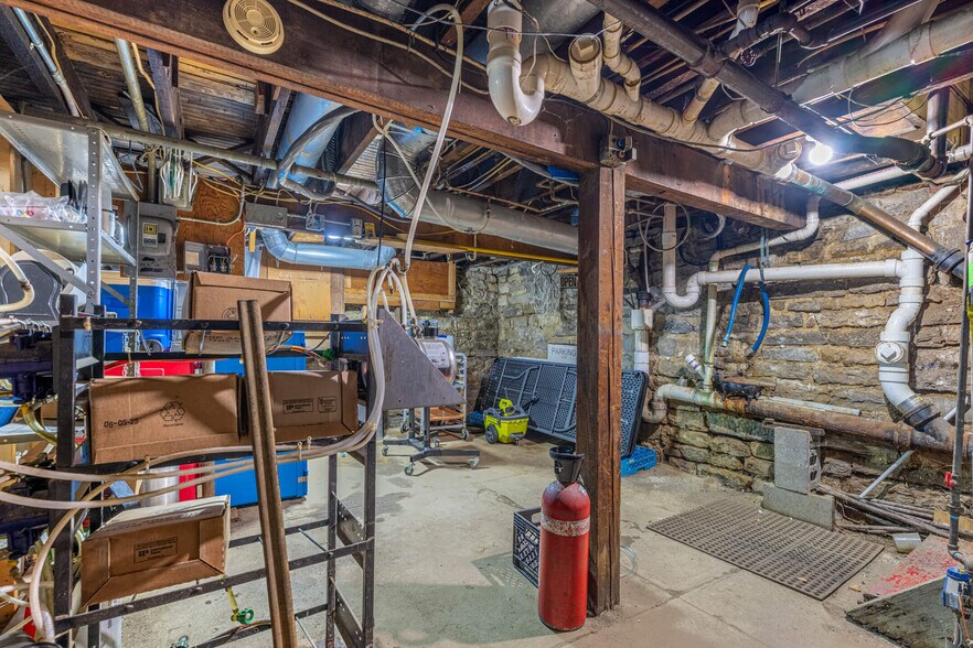 More Photos Of 227 E Cecil St, Springfield Restaurant For Sale