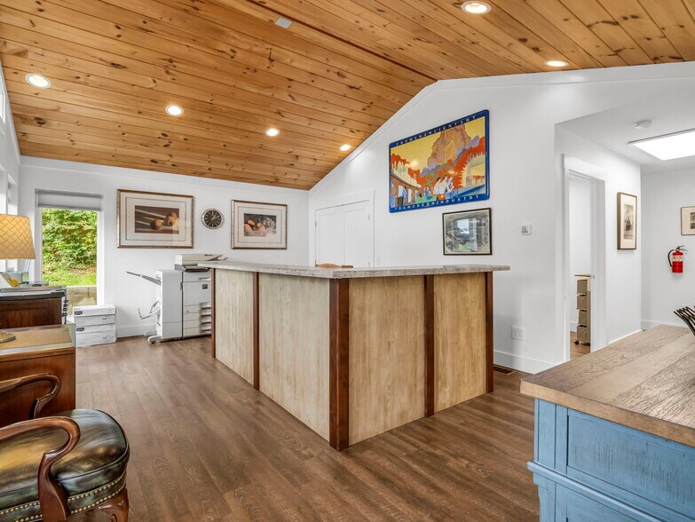 More Photos Of 147 E Court St, Rutherfordton Office Residential For Sale