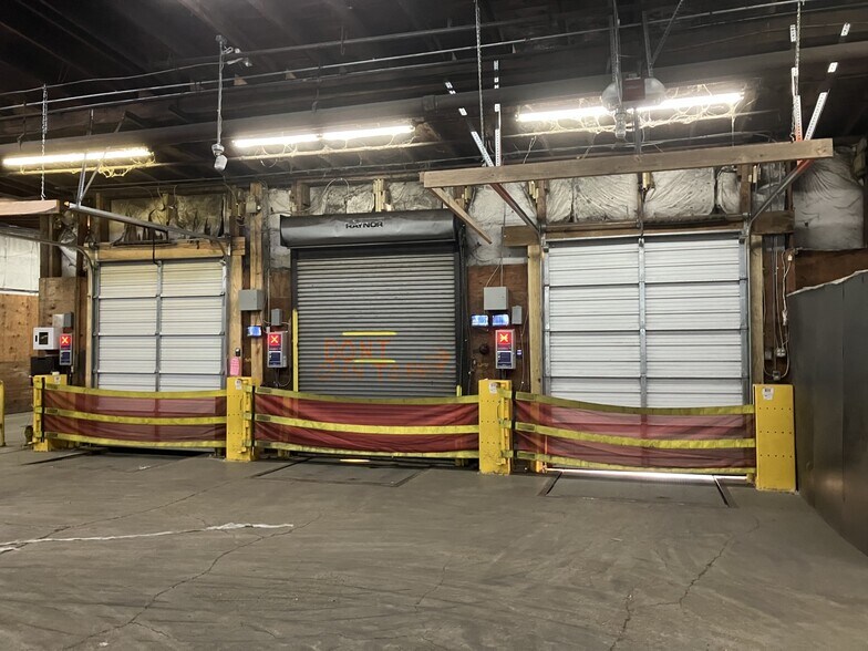 More Photos Of 1001 Ohlendorf Rd, Osceola Warehouse For Lease