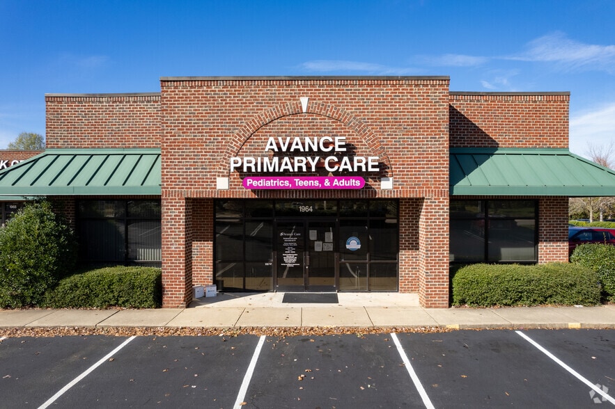 More Photos Of 1950-1988 S Main St, Wake Forest Freestanding For Lease