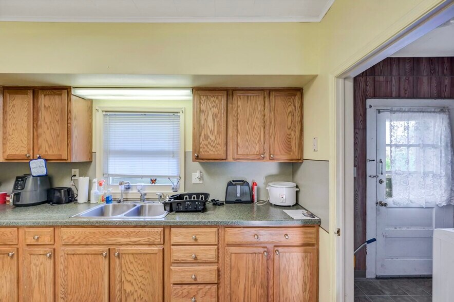 More Photos Of 535 Green Ridge St, Scranton Storefront Retail Residential For Sale