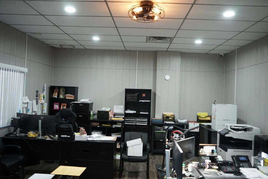 More Photos Of 215 N Main Ave, Big Lake Flex For Sale