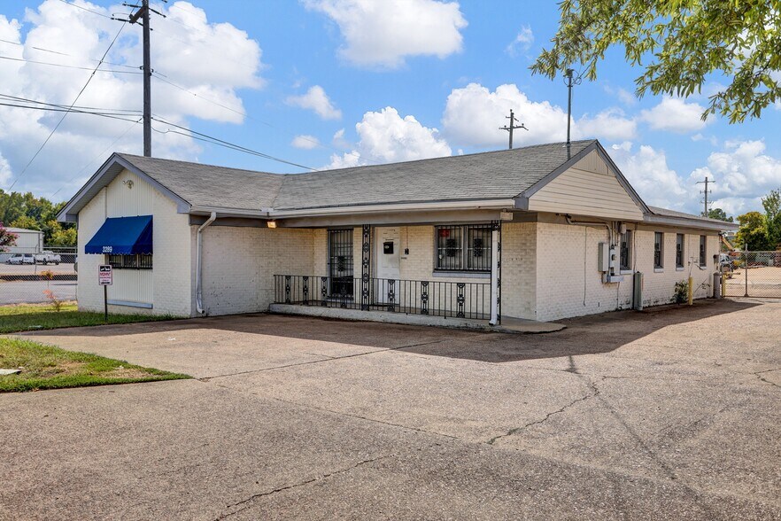 More Photos Of 3325 Millbranch Rd, Memphis Warehouse For Sale