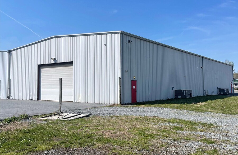 More Photos Of 118 Dixon St, Selbyville Manufacturing For Lease