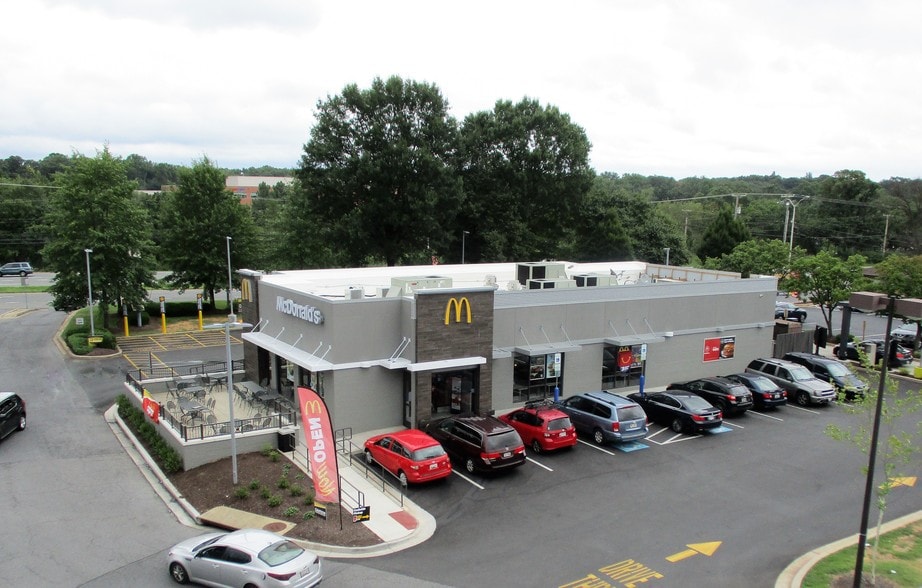 More Photos Of 10515-10631 Greenbelt Rd, Lanham General Retail For Lease